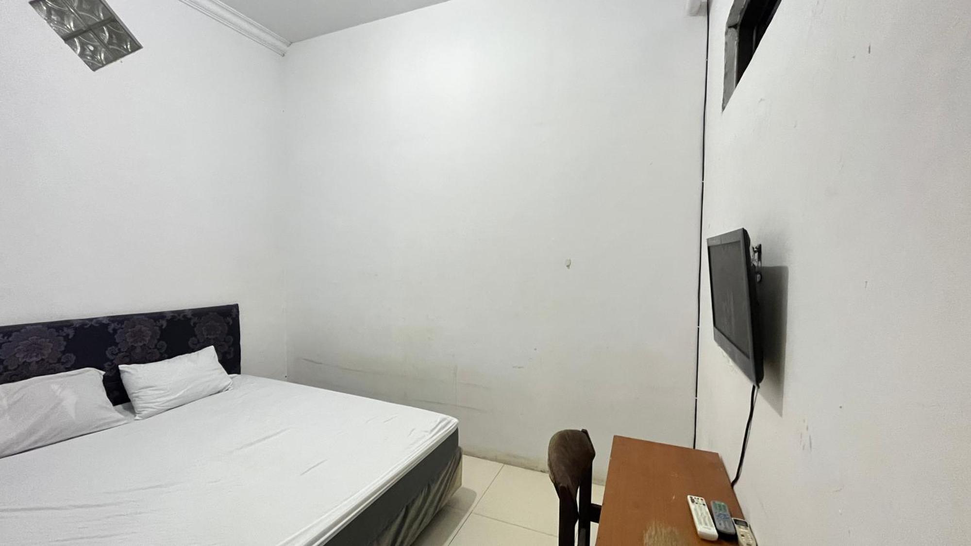 Hotel Oyo 92100 Kost Biru Makassar Exterior foto