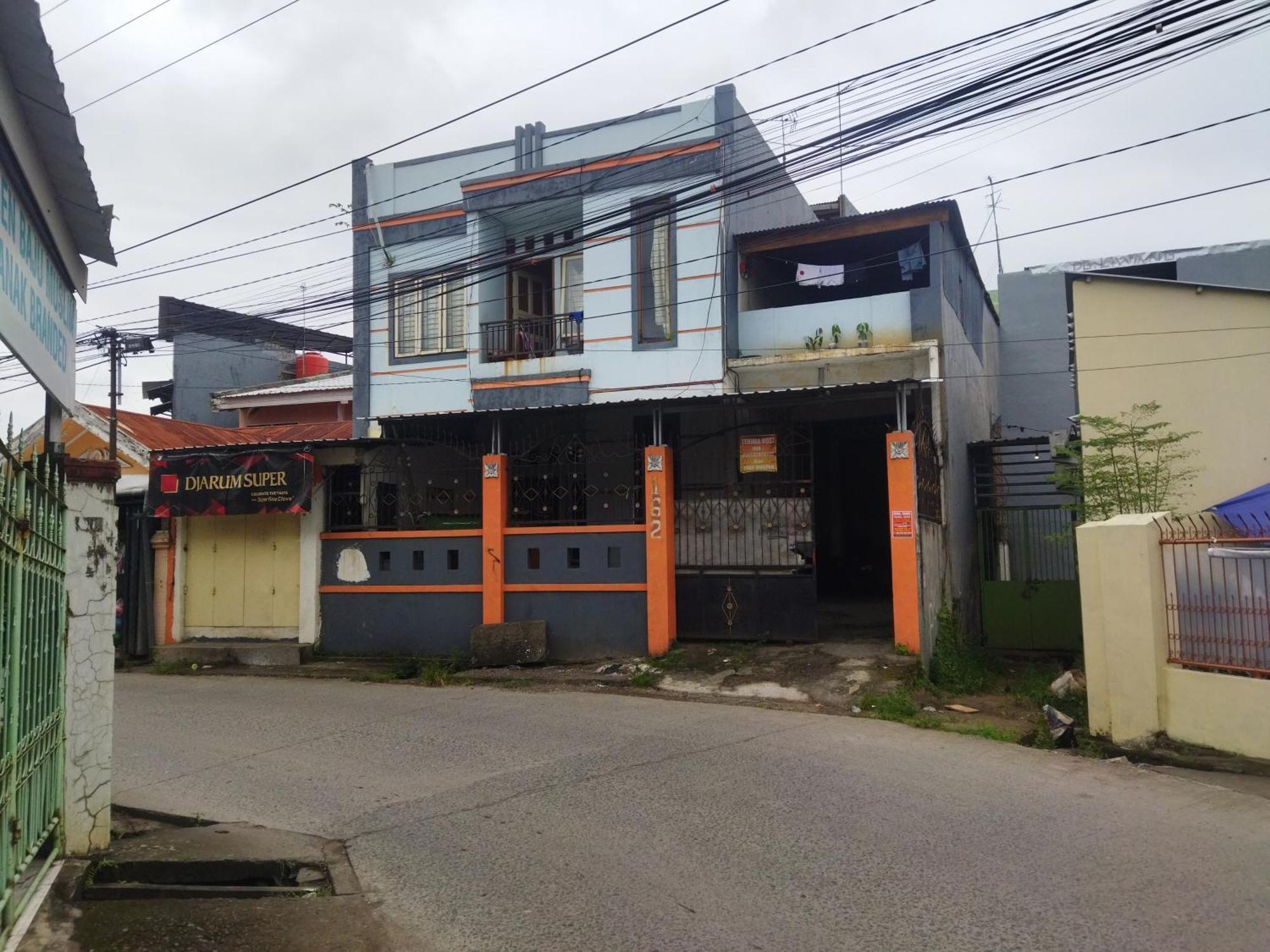 Hotel Oyo 92100 Kost Biru Makassar Exterior foto